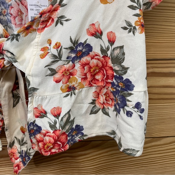 American Eagle Outfitters Cold Shoulder Tie Front Shirt Ivory Small Floral NWT - Picture 8 of 12